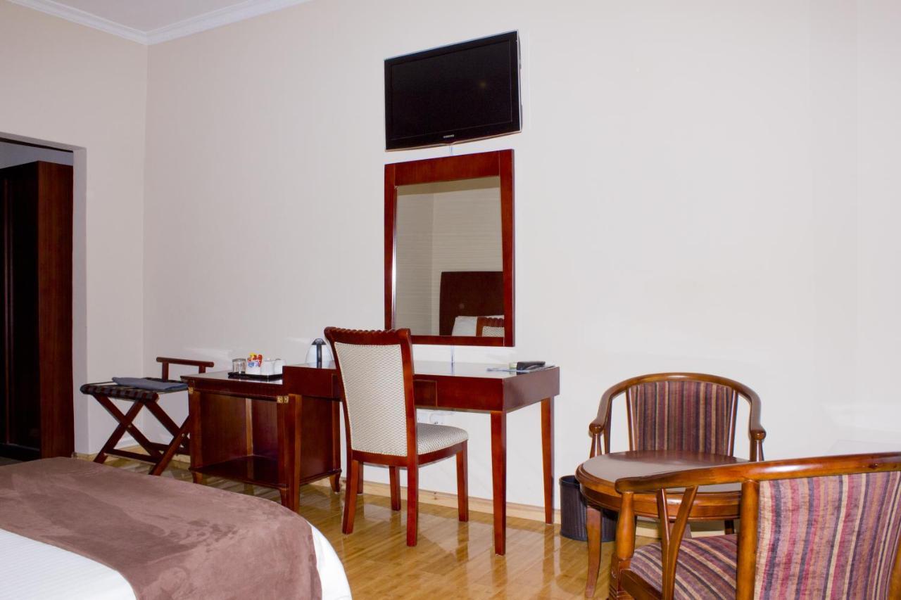 Icon Hotel Chingola Chambre photo